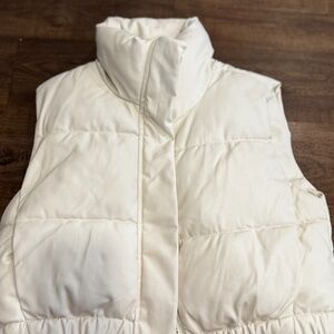 ZARA White Faux Leather Puffer Vest – Cropped